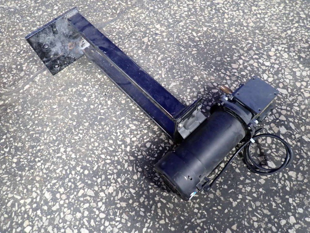 Dayton 0.75 Hp Gear Drive W/ Stand - 472900