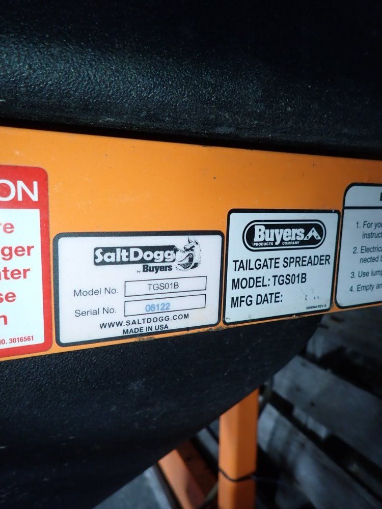 Buyers Products Company Tailgate Salt Spreader - Tgs01b