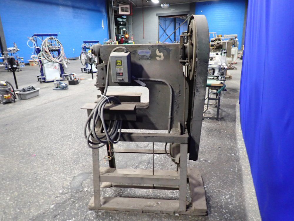 Federal Machinery 24" X 17.5" Press