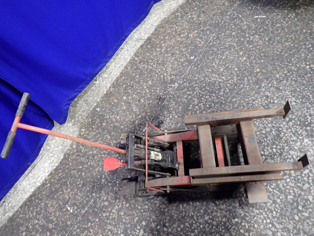 Craftsman 14" X 22" Hydralic Tilter