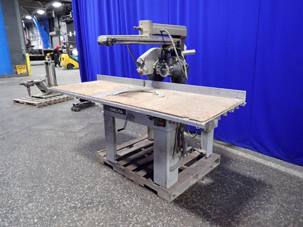 Delta 79" X 27" Radial Arm Saw - 52-702