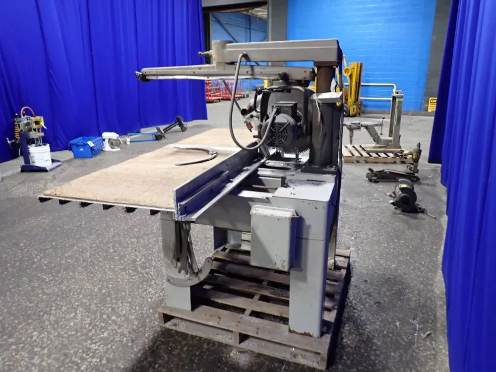 Delta 79" X 27" Radial Arm Saw - 52-702