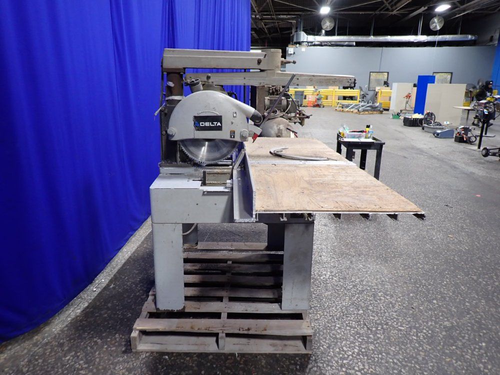 Delta 79" X 27" Radial Arm Saw - 52-702
