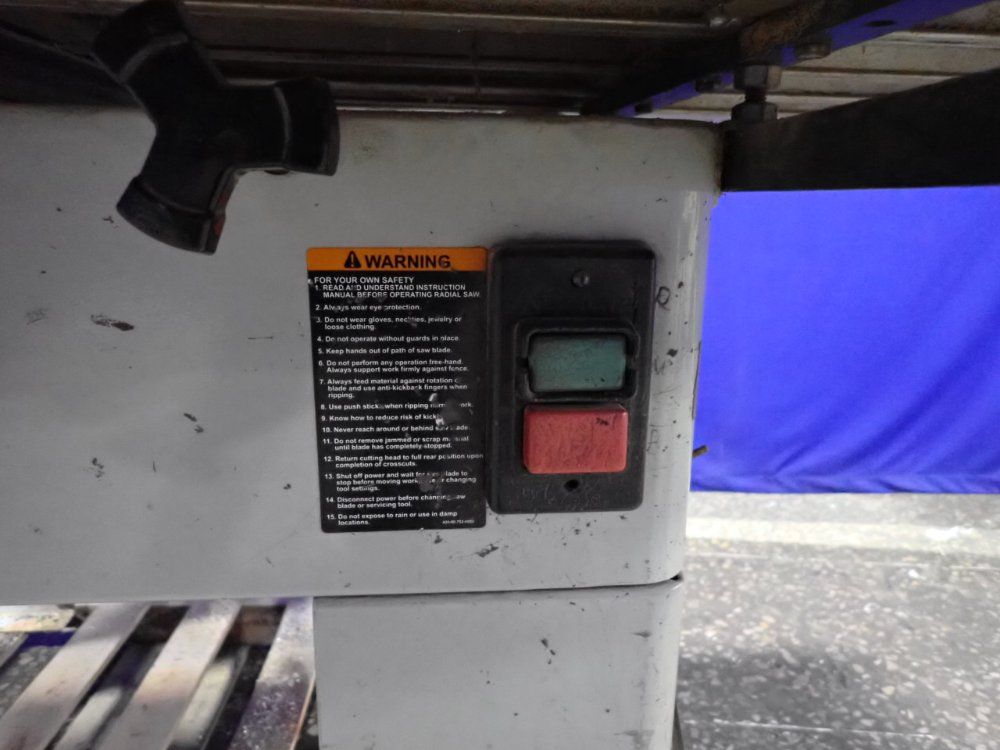 Delta 79" X 27" Radial Arm Saw - 52-702