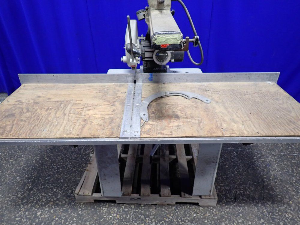 Delta 79" X 27" Radial Arm Saw - 52-702
