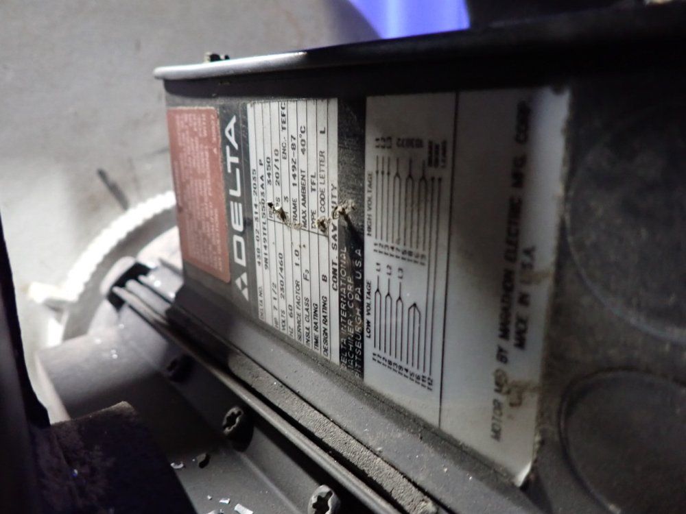 Delta 79" X 27" Radial Arm Saw - 52-702