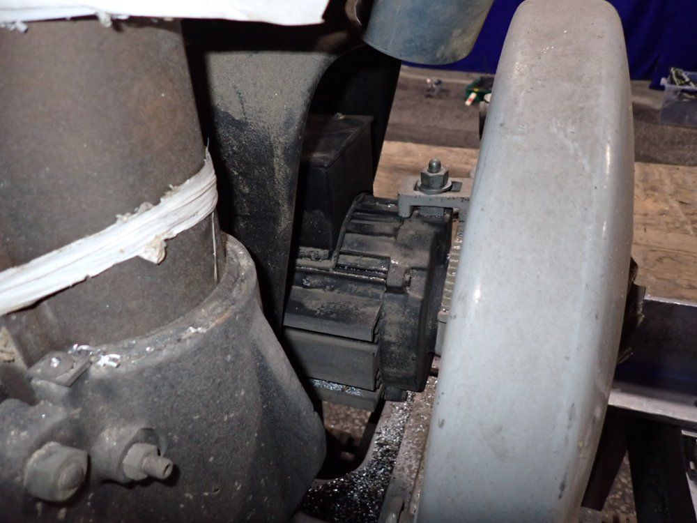 Delta 79" X 27" Radial Arm Saw - 52-702