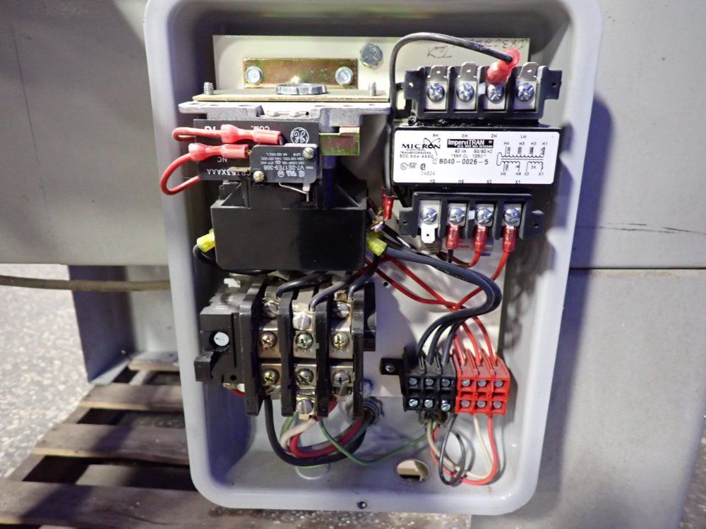 Delta 79" X 27" Radial Arm Saw - 52-702