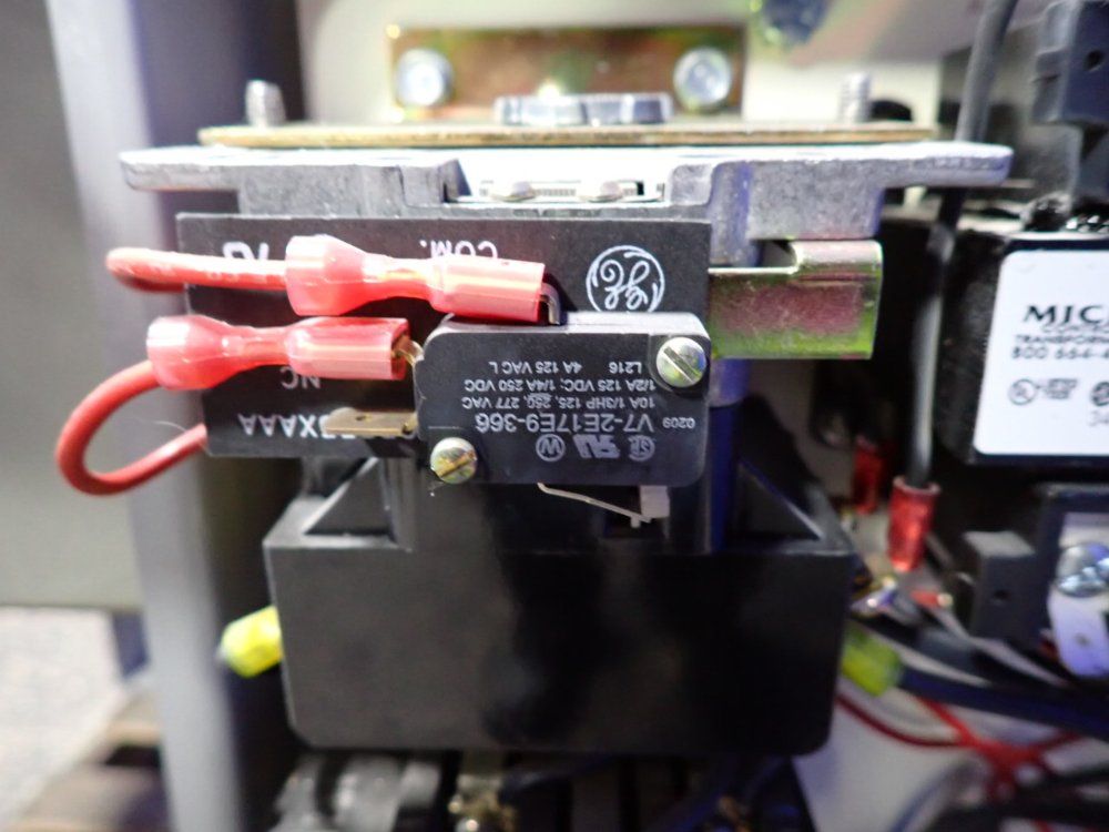 Delta 79" X 27" Radial Arm Saw - 52-702