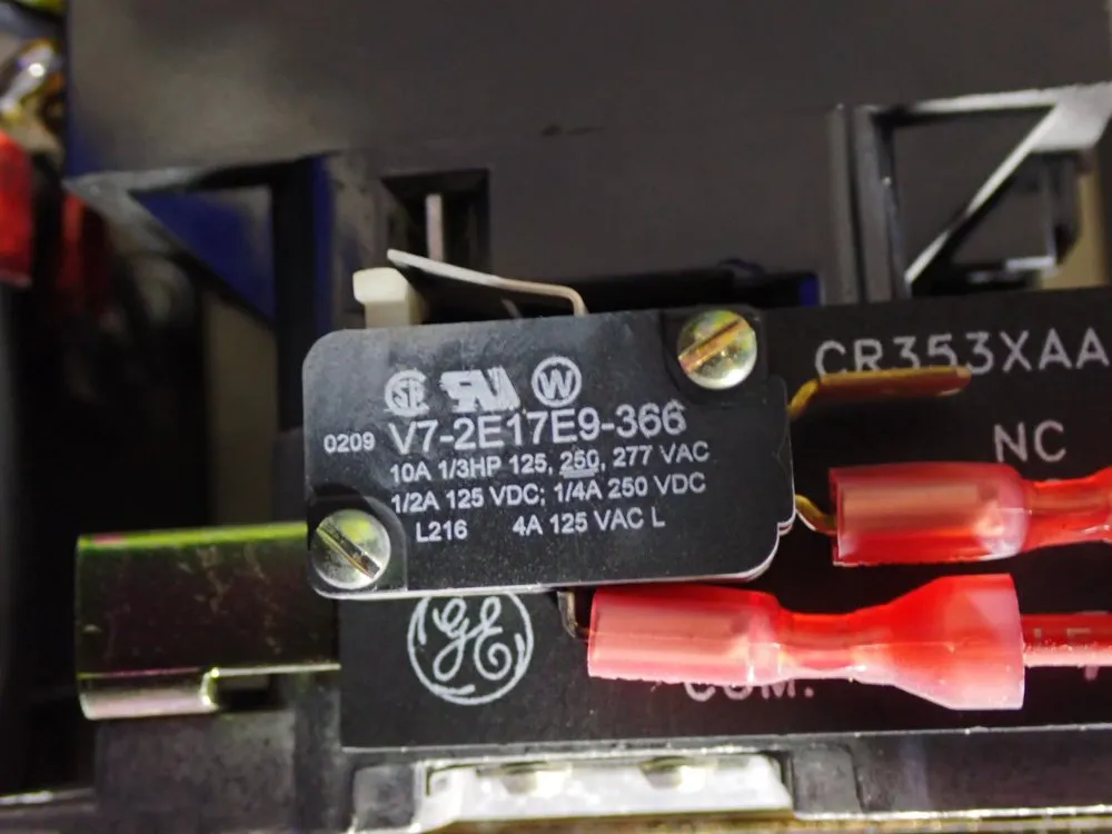 Delta 79" X 27" Radial Arm Saw - 52-702