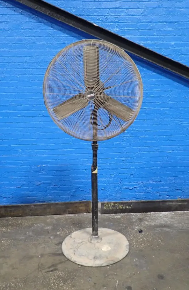 Central Machinery 33" Pedestal Fan