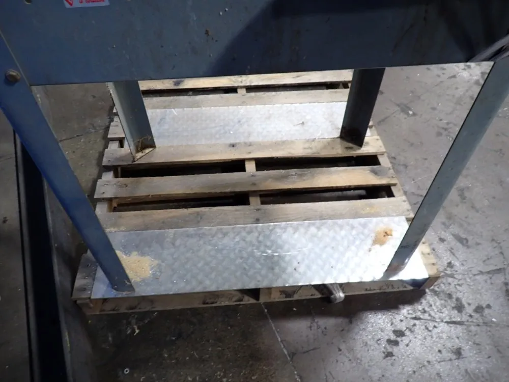 Delta 10"/14" Radial Arm Saw - 33-890