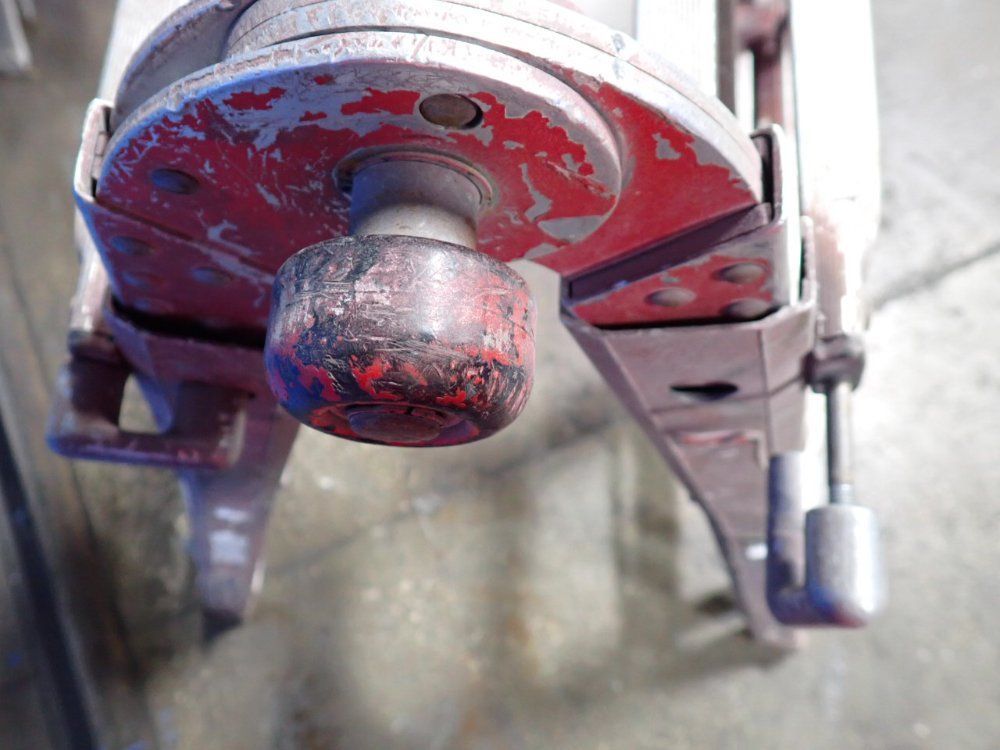 8 Steps / 300 Lbs Ladder