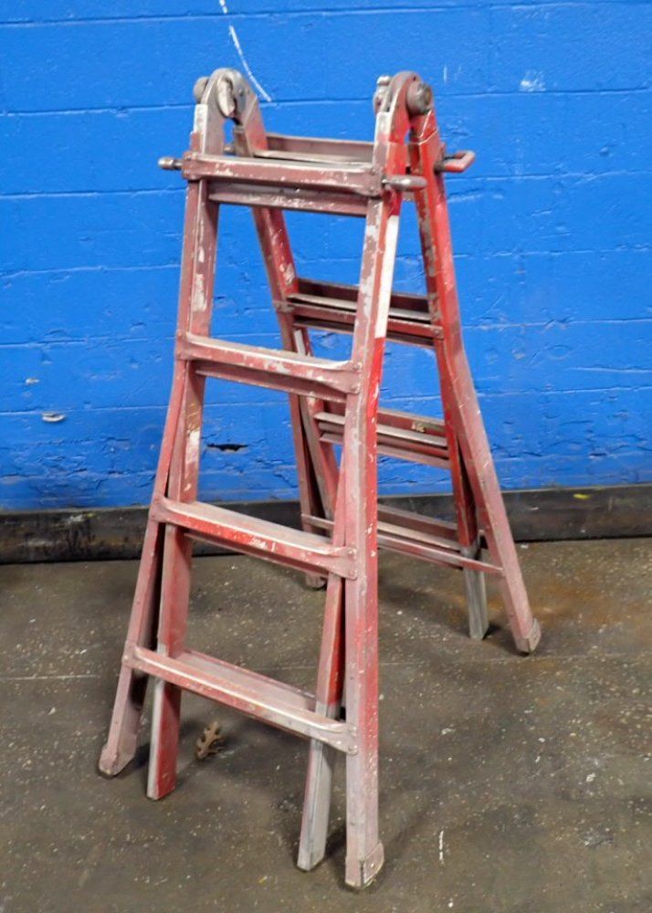 8 Steps / 300 Lbs Ladder