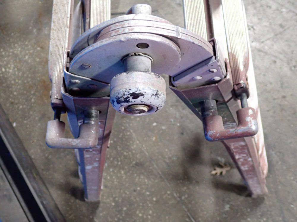 8 Steps / 300 Lbs Ladder