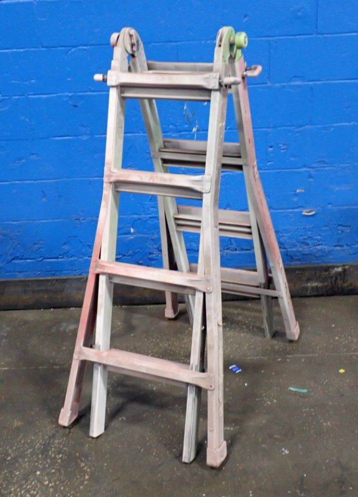 8 Steps / 300 Lbs Ladder