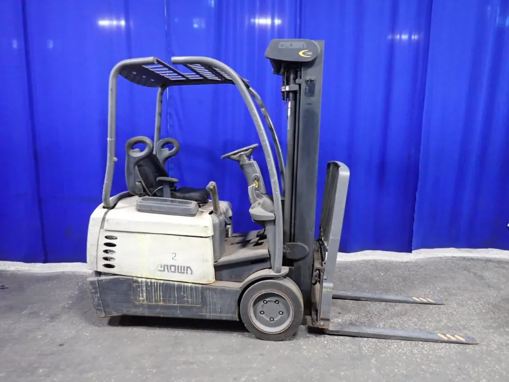 Crown 3200 Lbs Electric Forklift - Sc 4000