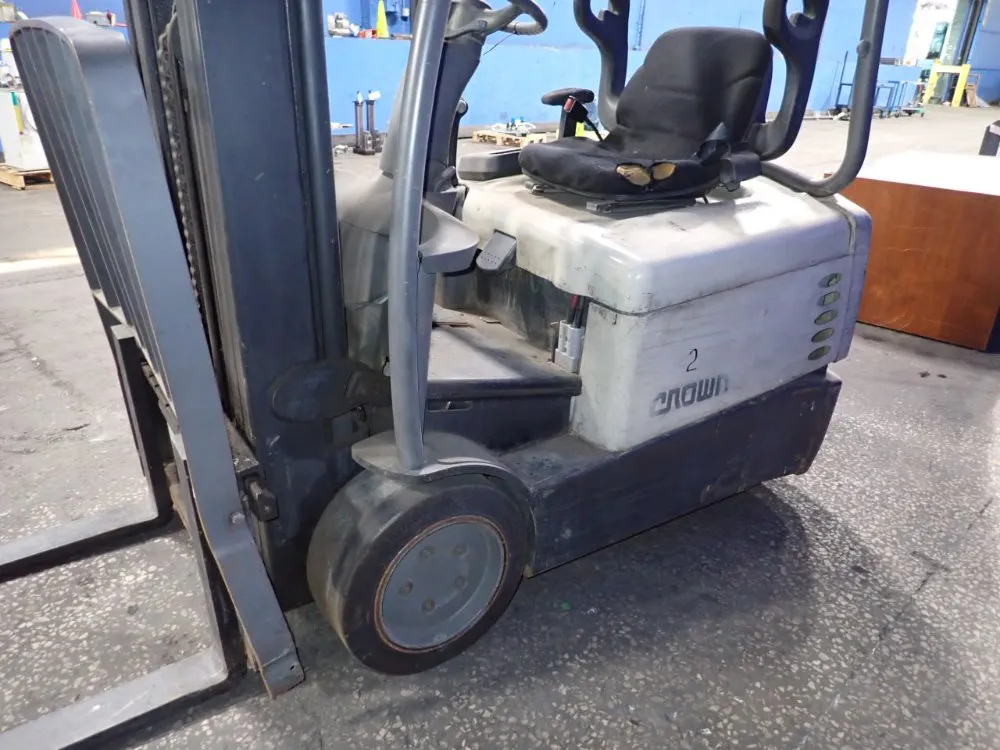 Crown 3200 Lbs Electric Forklift - Sc 4000