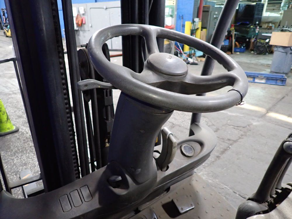 Crown 3200 Lbs Electric Forklift - Sc 4000