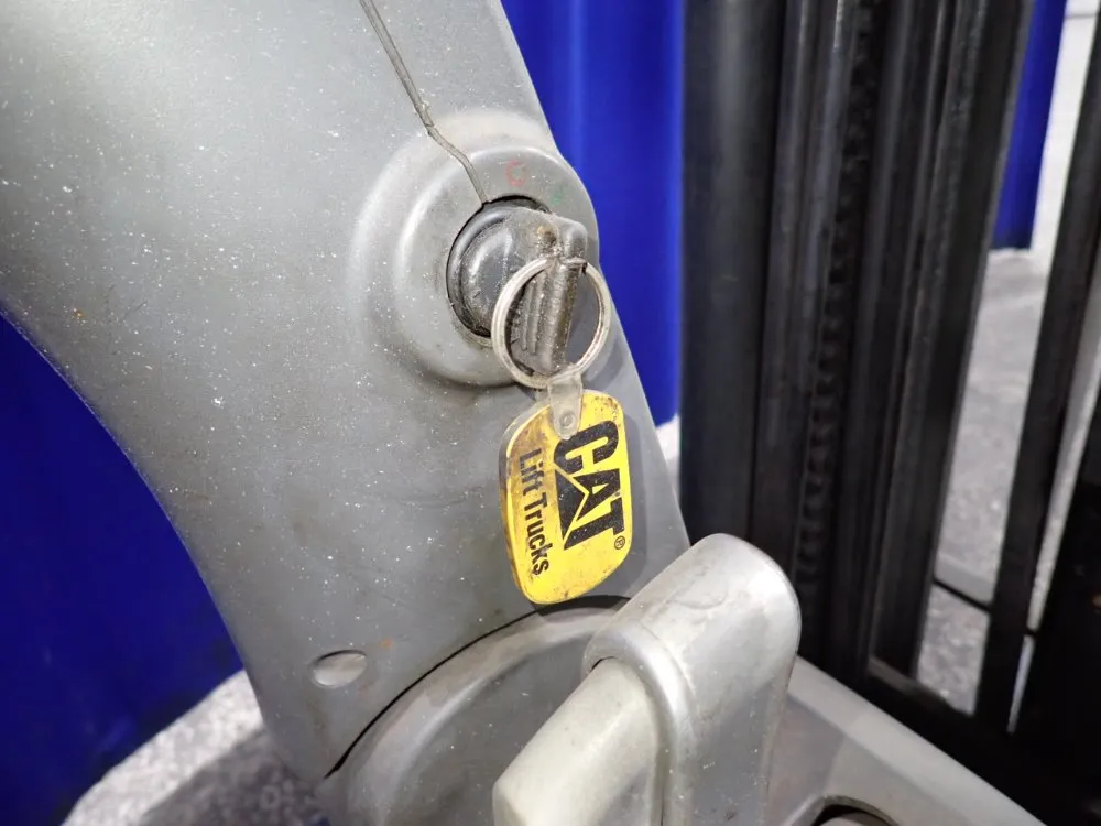 Crown 3200 Lbs Electric Forklift - Sc 4000