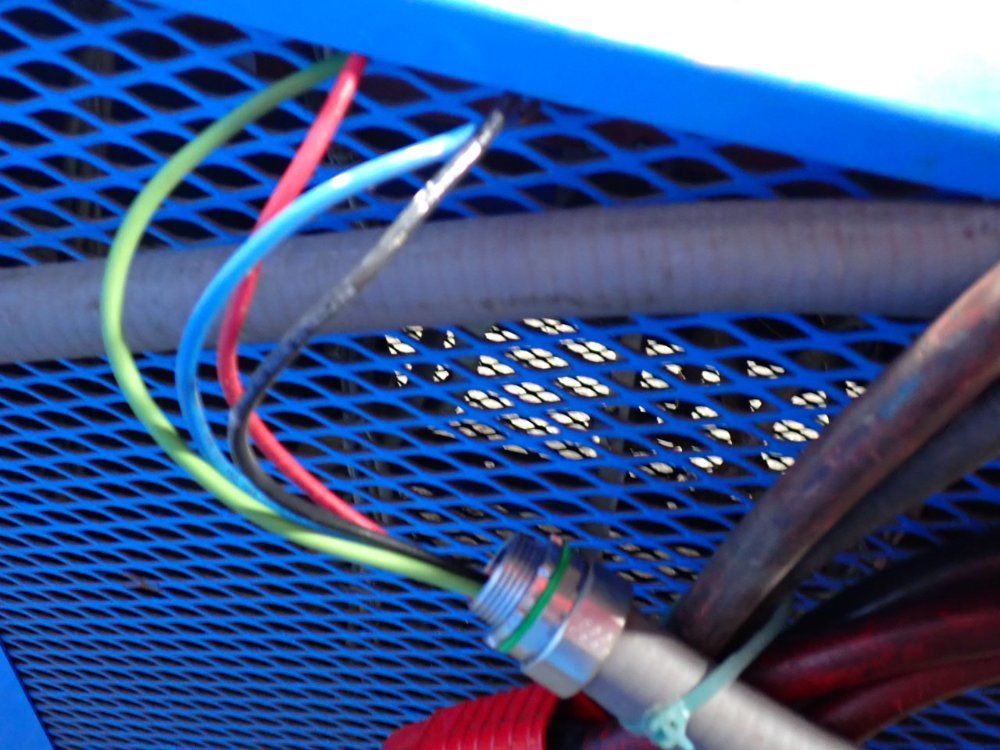 Exide 24 V / 865 Ah Battery Charger - 3-eb3-882e