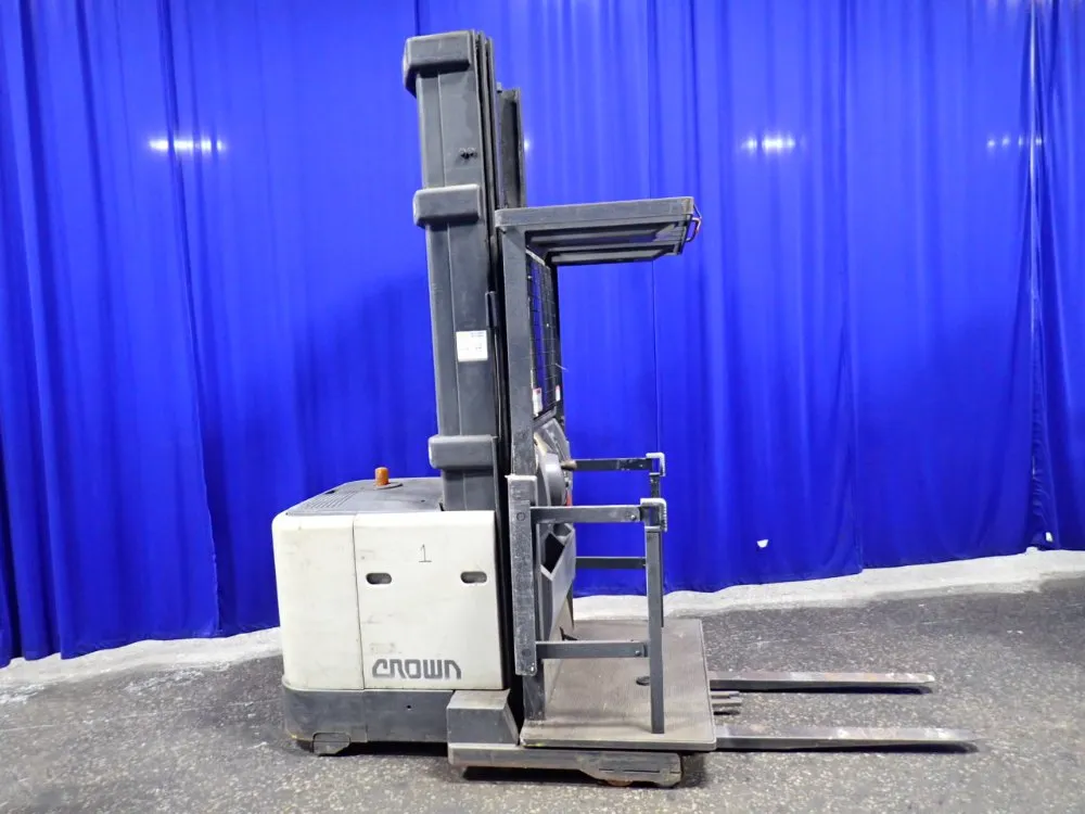 Crown 3,000 Lbs Electric Stand Up Forklift - Sp3020-30