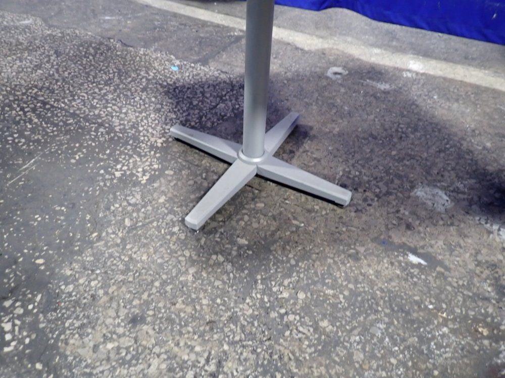 36" X 36" X 29" Table