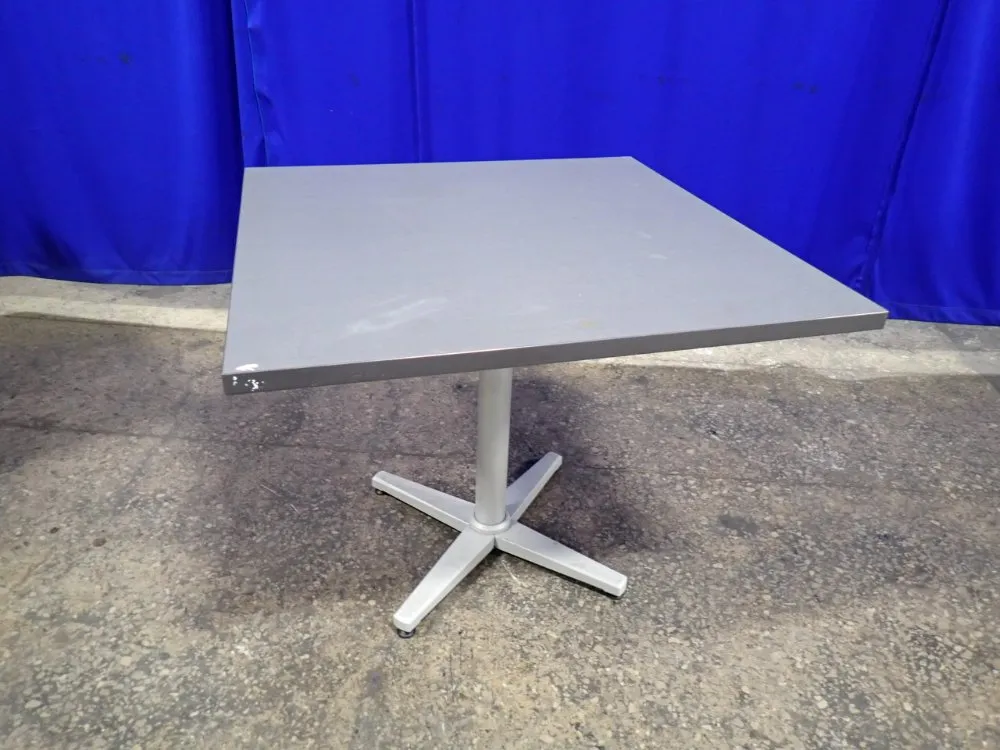 36" X 36" X 29" Table