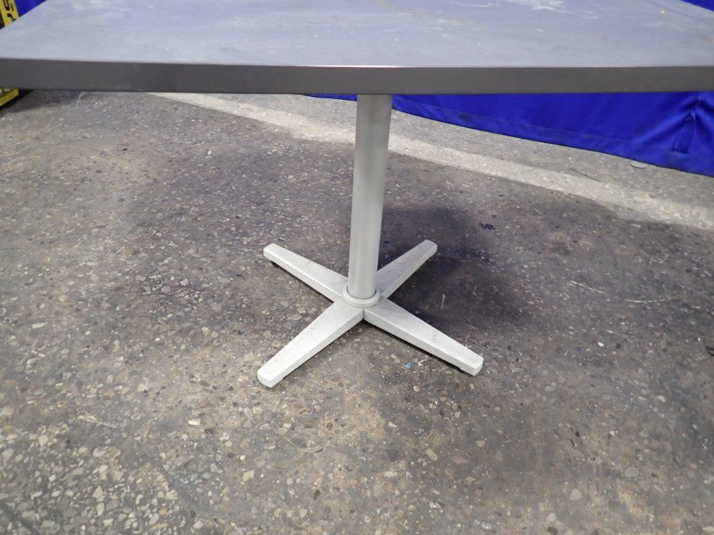 36" X 36" X 29" Table