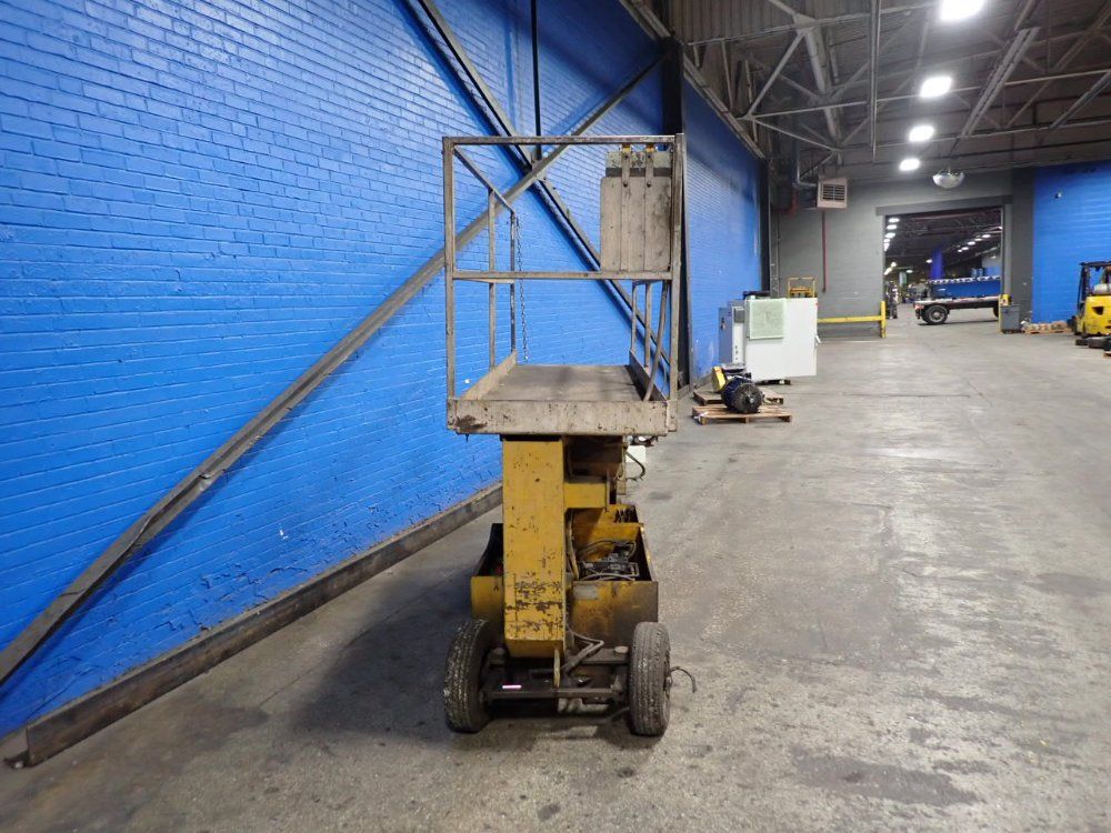 Strato-lift 1000 Lbs Scissor Lift