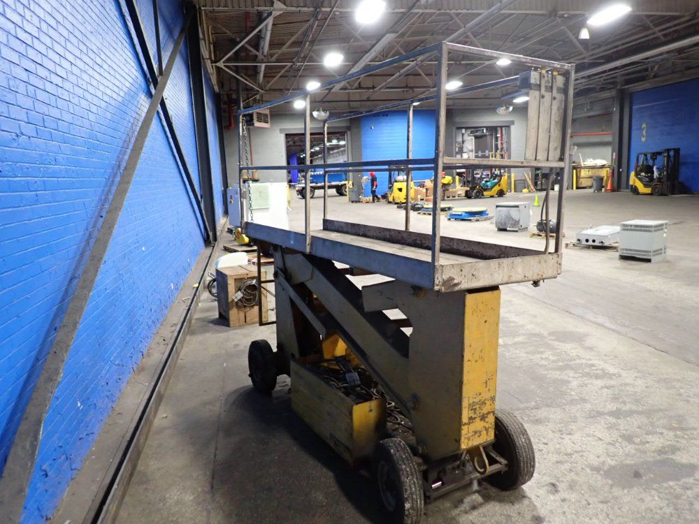 Strato-lift 1000 Lbs Scissor Lift