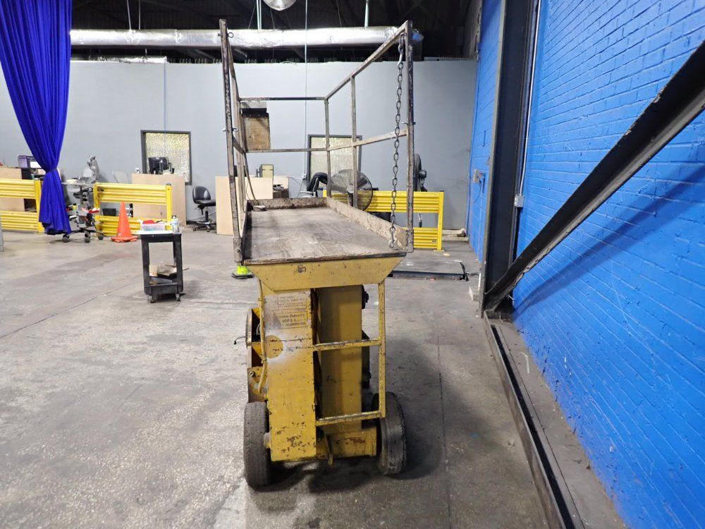 Strato-lift 1000 Lbs Scissor Lift