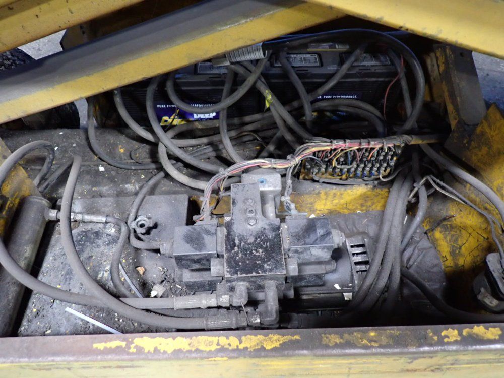 Strato-lift 1000 Lbs Scissor Lift