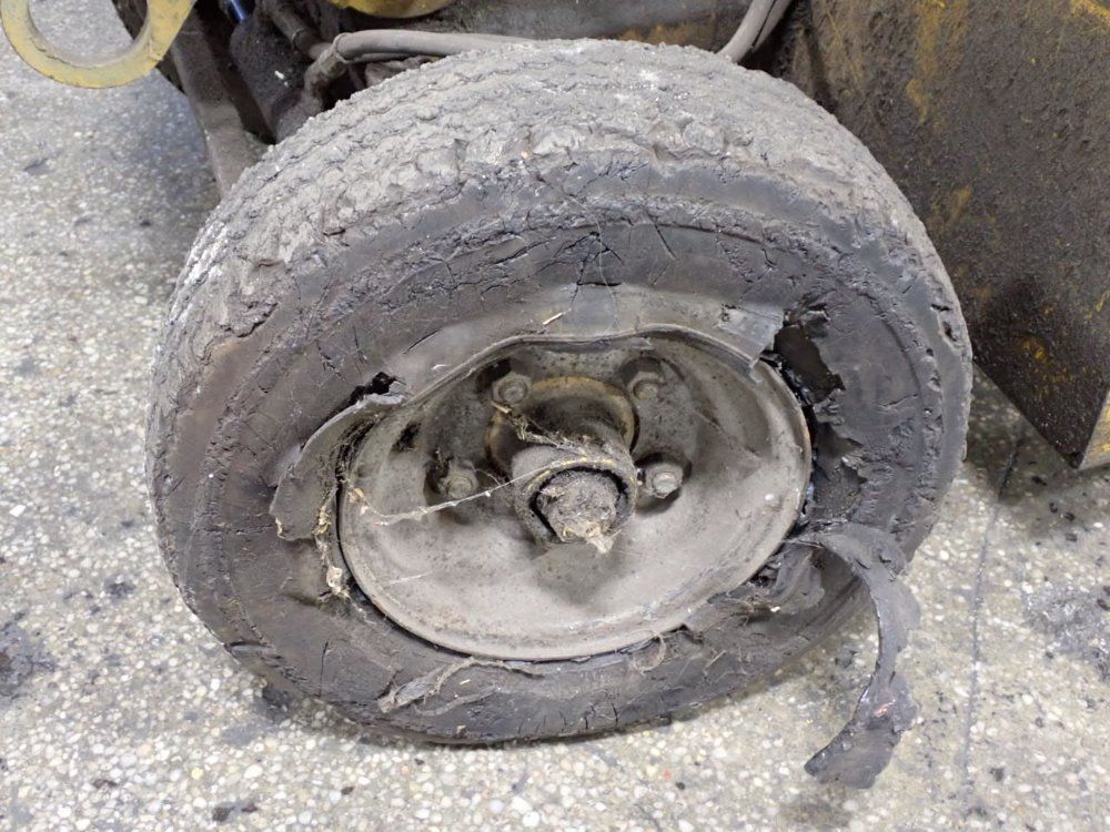 Strato-lift 1000 Lbs Scissor Lift