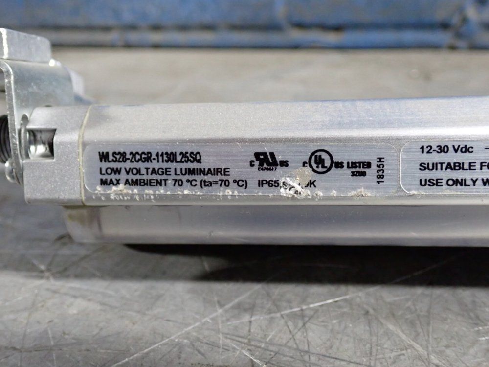 Banner 45" Light Led Fixture - Wls28-2cgr-1130l255q