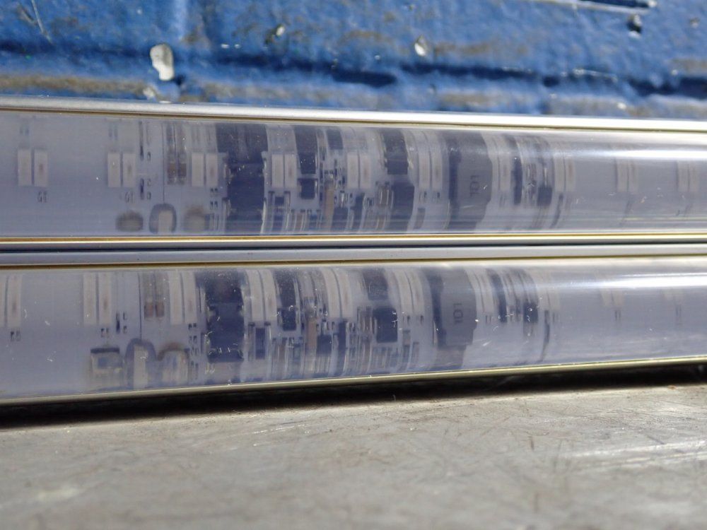 Banner 45" Light Led Fixture - Wls28-2cgr-1130l255q