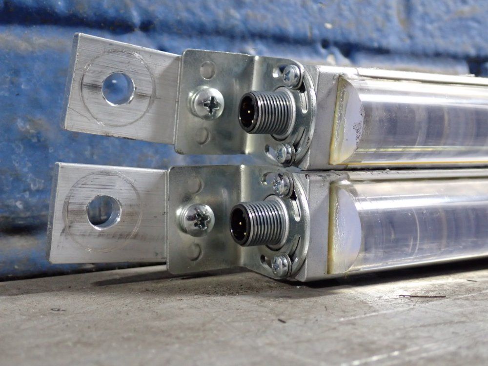 Banner 45" Light Led Fixture - Wls28-2cgr-1130l255q