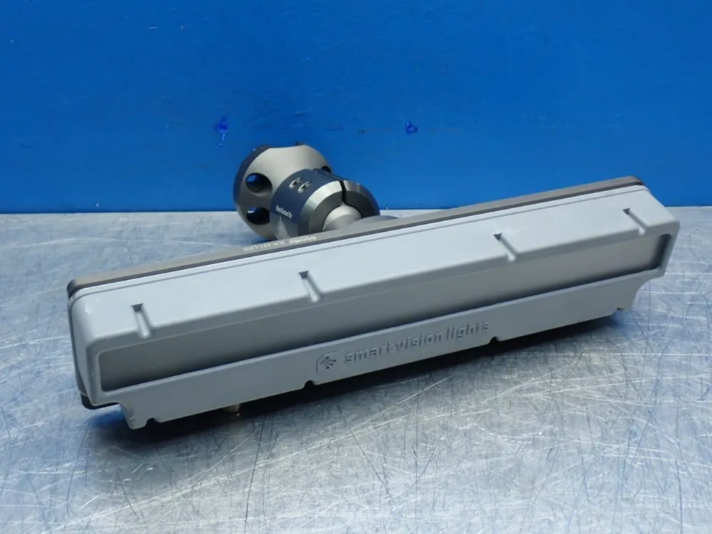 Smart Vision Lights Lc300-series Linear Light With Slm-621-l300 Swivel Link Mount - Lc300-625