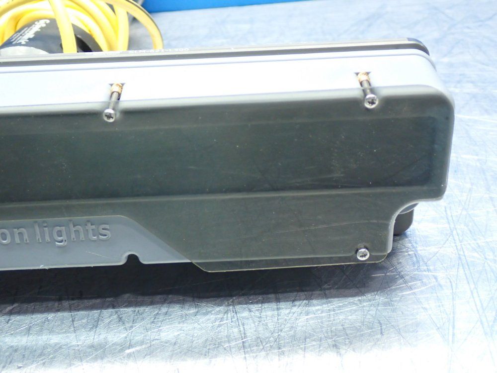 Smart Vision Lights Lc300-series Linear Light With Slm-621-l300 Swivel Link Mount - Lc300-470