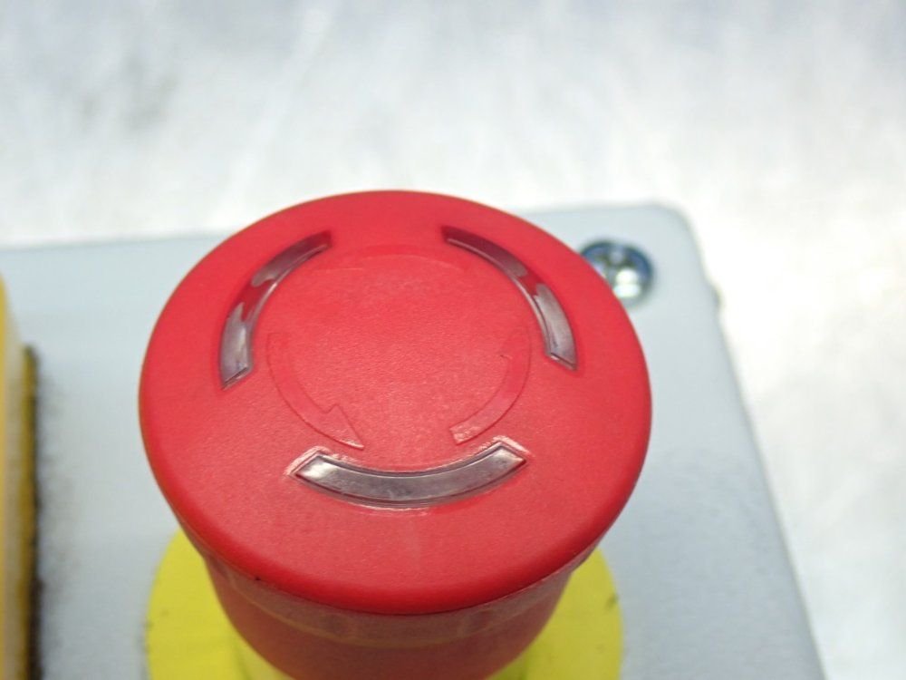 Allen Bradley 800p-series Palm Operated Push Button With Enclosure - 800p-f2cav