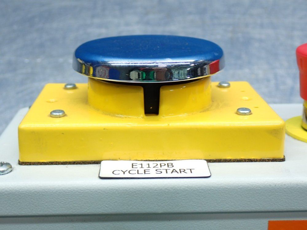 Allen Bradley 800p-series Palm Operated Push Button With Enclosure - 800p-f2cav