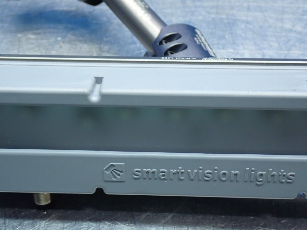 Smart Vision Lights Lc300-series Linear Light With Slm-621-l300 Swivel Link Mount - Lc300-625