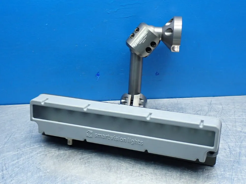 Smart Vision Lights Lc300-series Linear Light With Slm-621-l300 Swivel Link Mount - Lc300-625