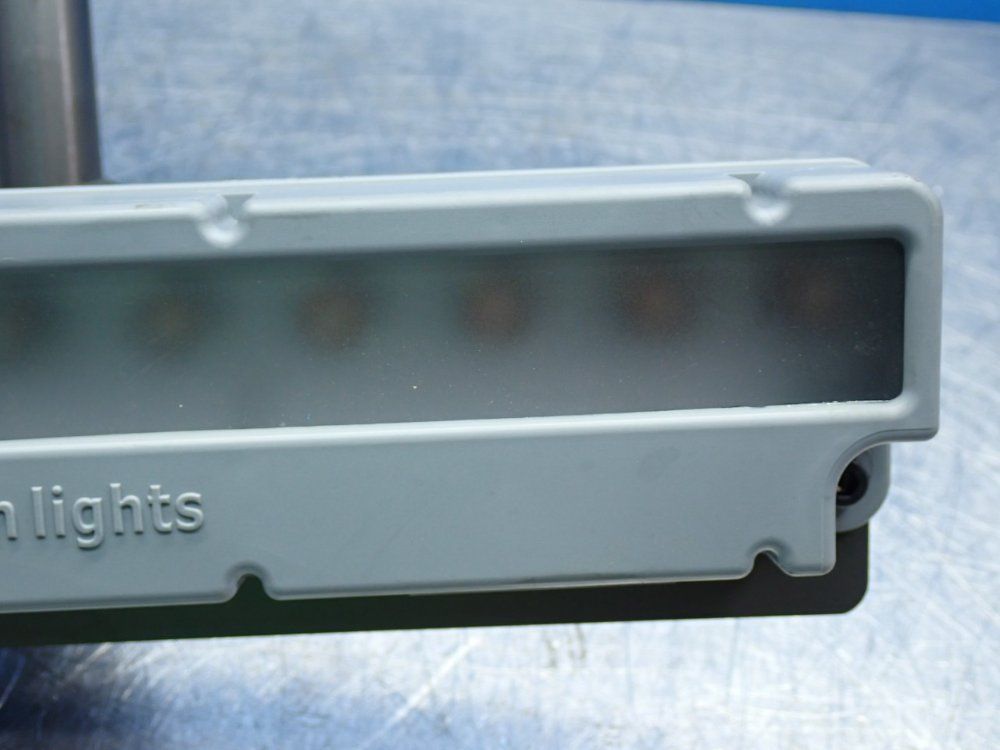 Smart Vision Lights Lc300-series Linear Light With Slm-621-l300 Swivel Link Mount - Lc300-625