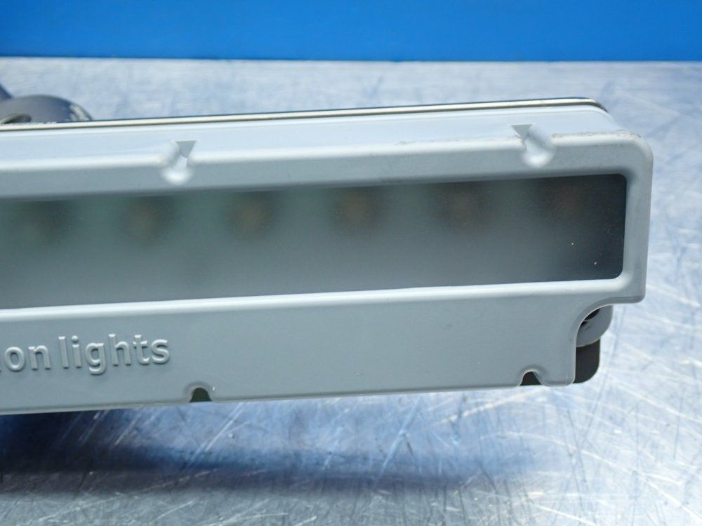 Smart Vision Lights Lc300-series Linear Light With Slm-621-l300 Swivel Link Mount - Lc300-625