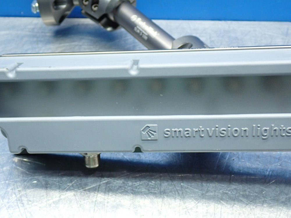 Smart Vision Lights Lc300-series Linear Light With Slm-621-l300 Swivel Link Mount - Lc300-625