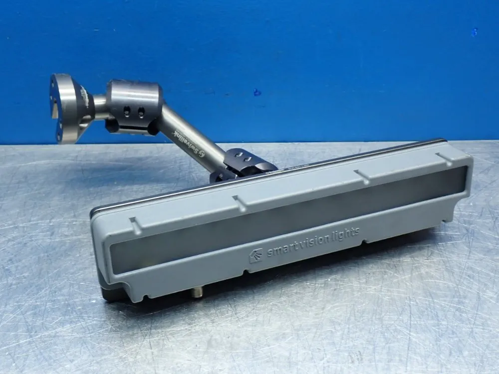 Smart Vision Lights Lc300-series Linear Light With Slm-621-l300 Swivel Link Mount - Lc300-625
