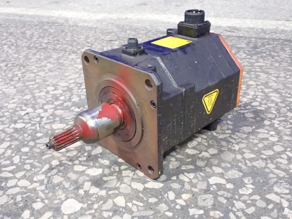 Fanuc 2000 Rpm Servo Motor - A06b-0041-b605#s042