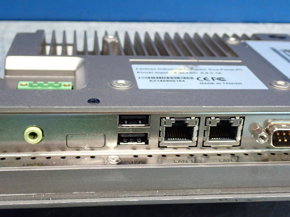 Tcs Fanless Industrial Compact Size Panel Pc - Tcs-030-01922-001