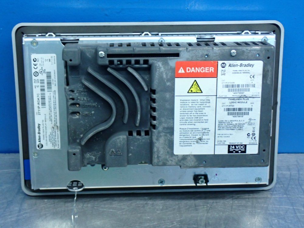 Allen Bradley 6.5 Inch Display Panelview Plus 700 Operator Interface Unit - 2711p-rdk7c